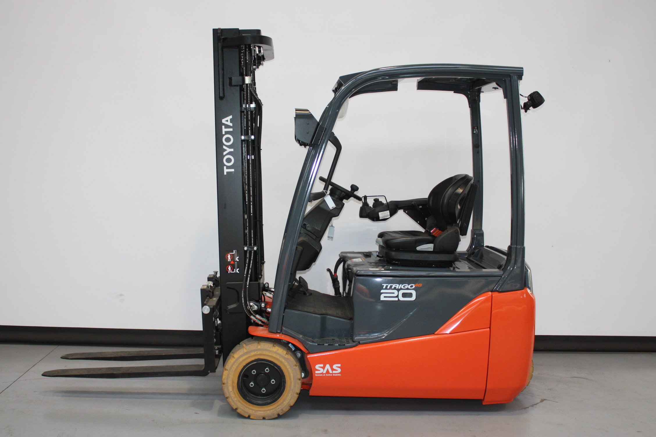 Elektro 3 Rad-Stapler Toyota 8FBE20T (BJ: 2024)