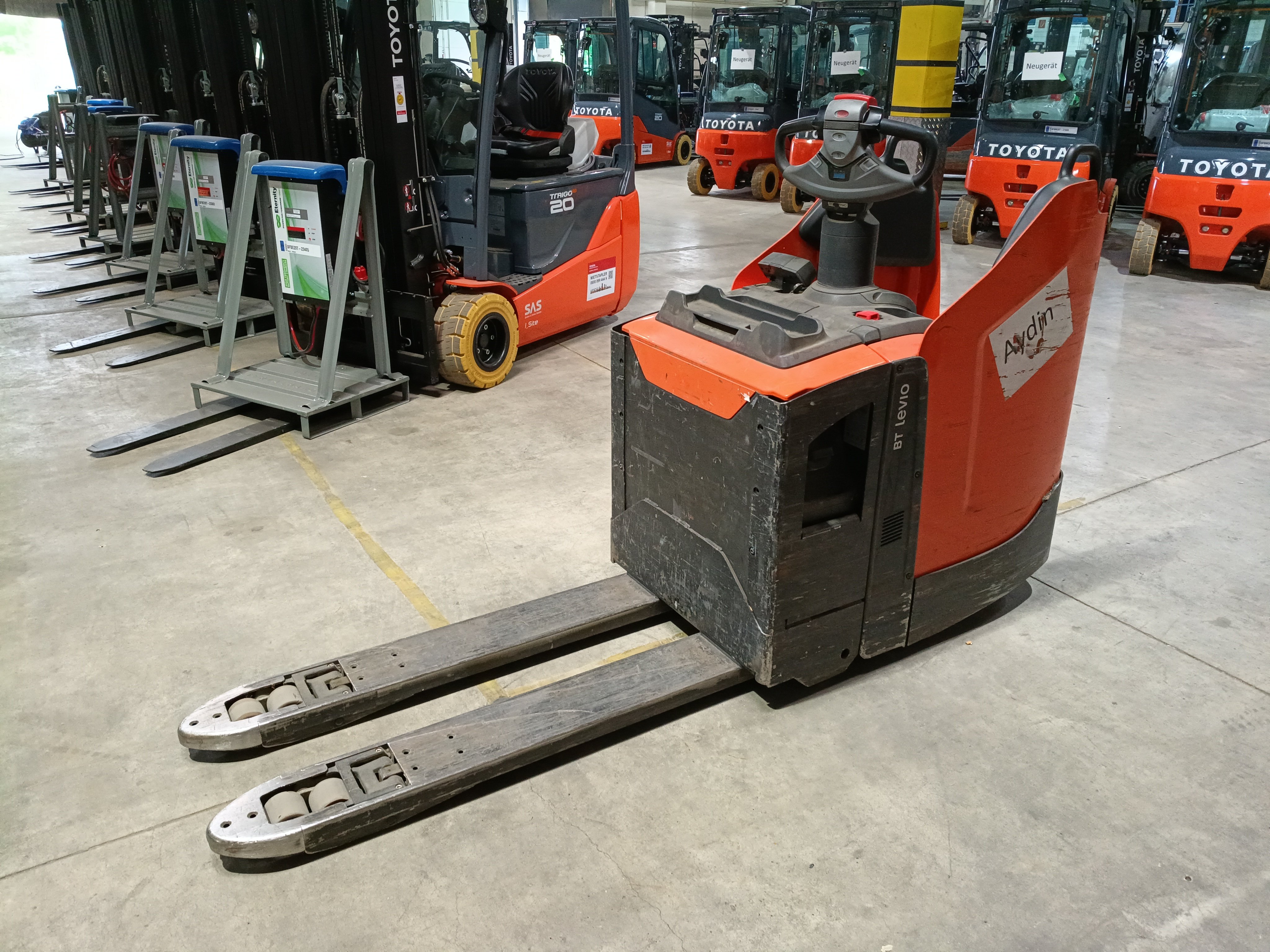 Elektrischer Niederhubwagen Toyota LPE250 (BJ: 2024)