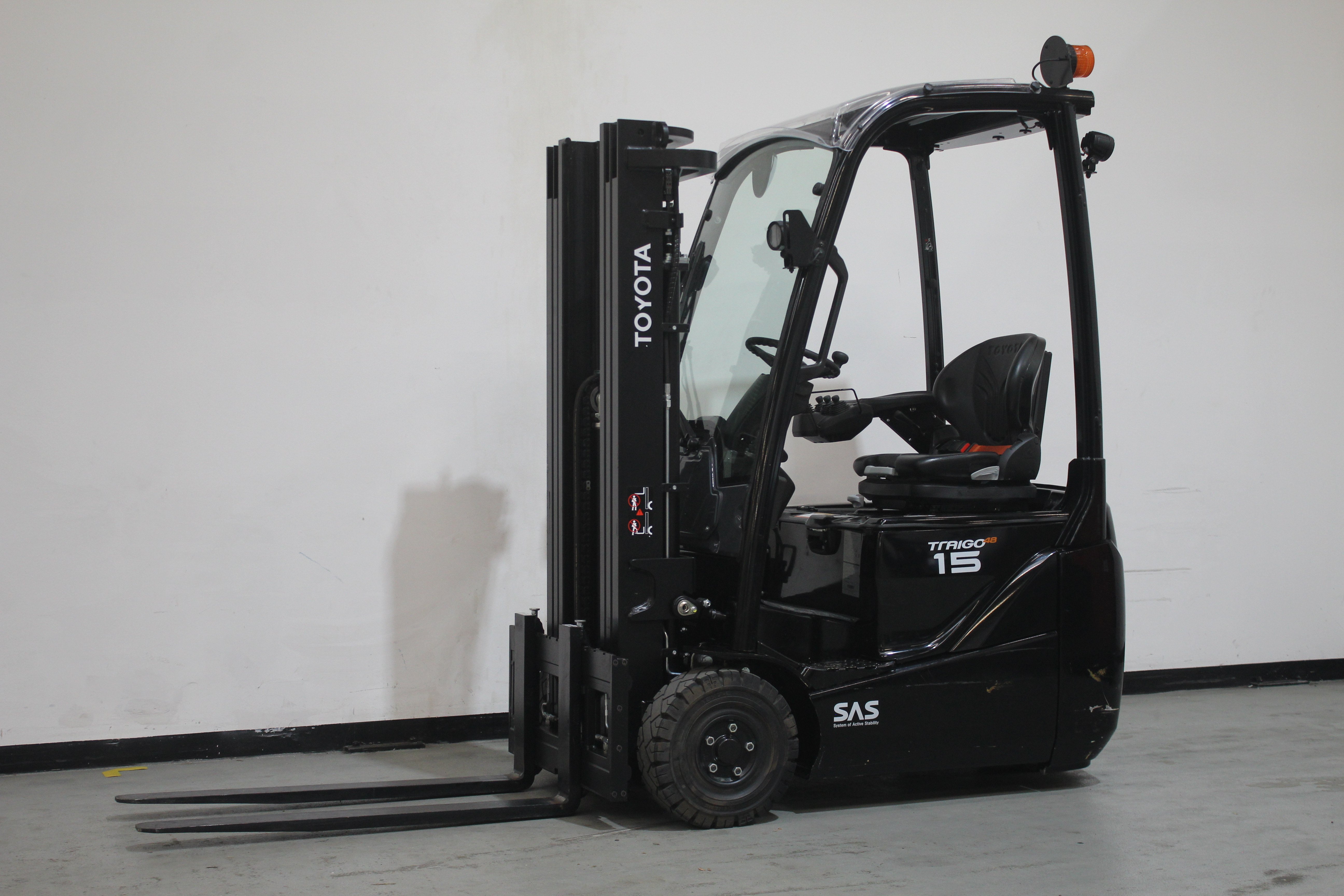Elektro 3 Rad-Stapler Toyota 8FBE15T (BJ: 2024)