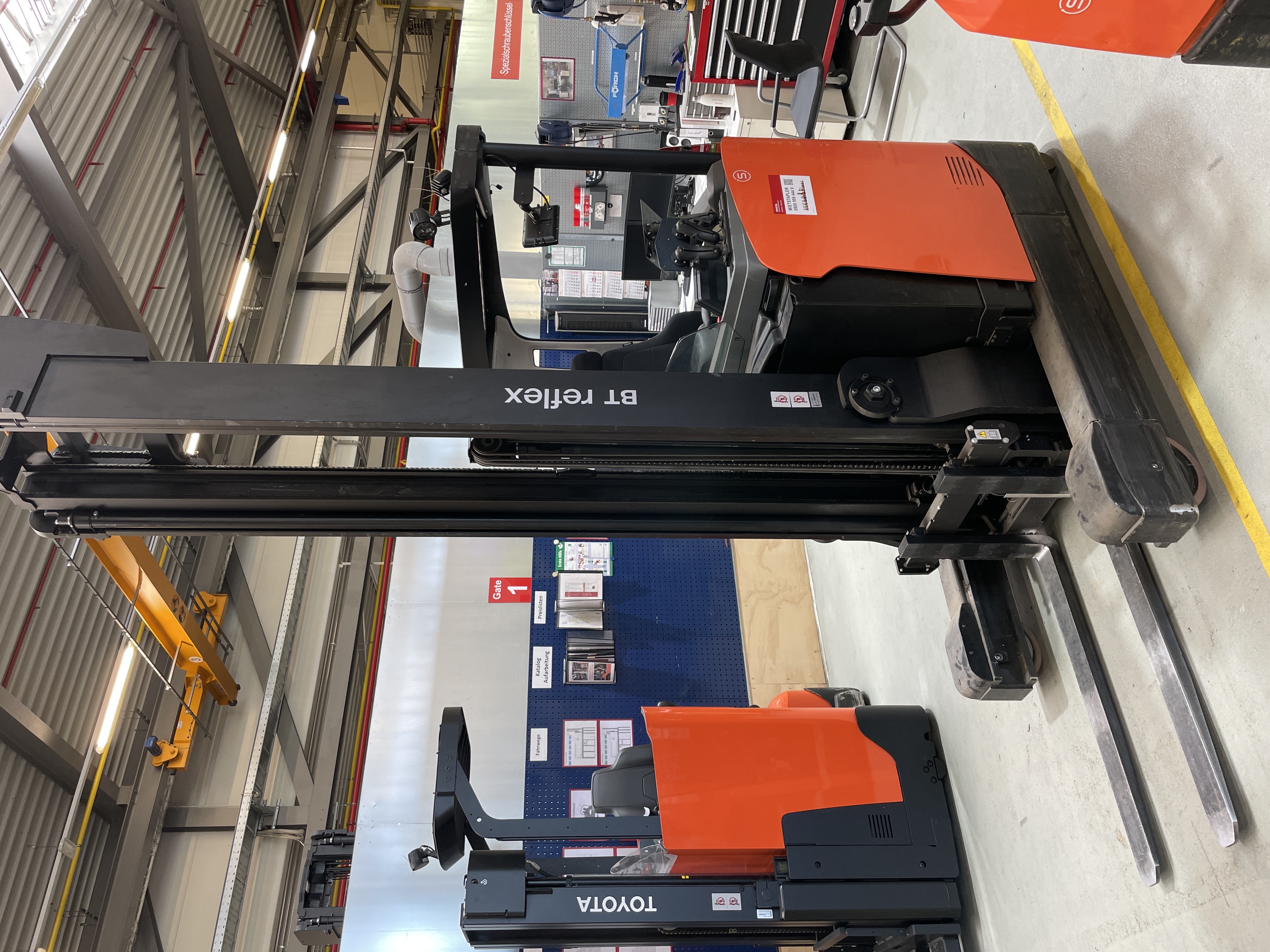 Schubmaststapler Toyota RRE160H (BJ: 2024)