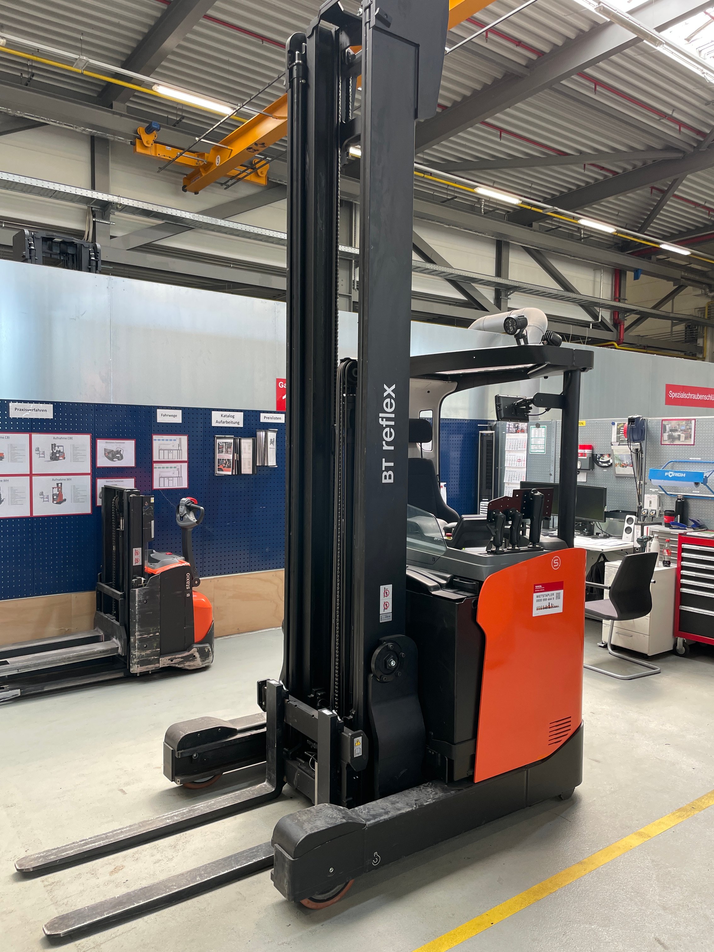 Schubmaststapler Toyota RRE160H (BJ: 2024)