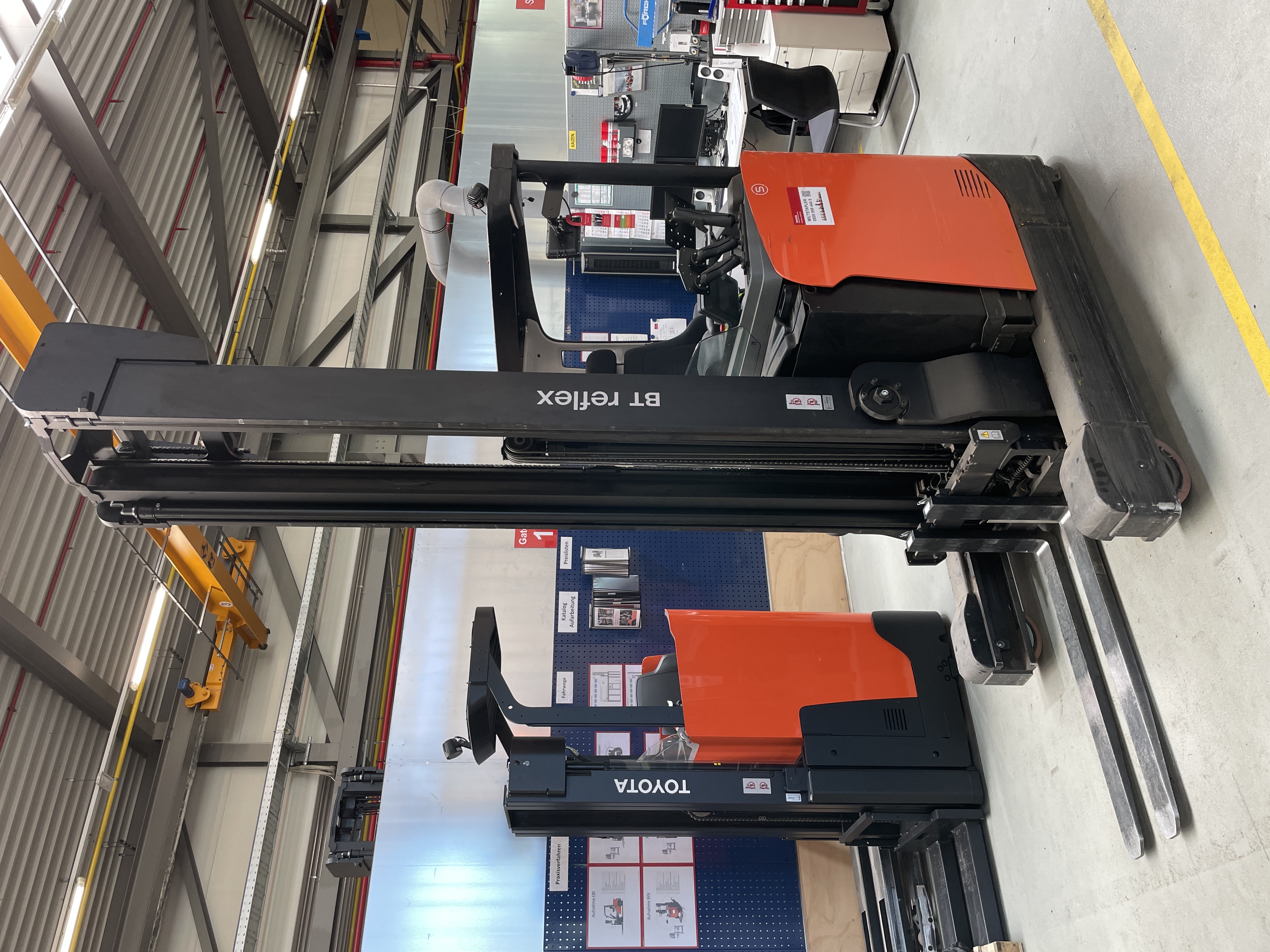 Schubmaststapler Toyota RRE160H (BJ: 2024)
