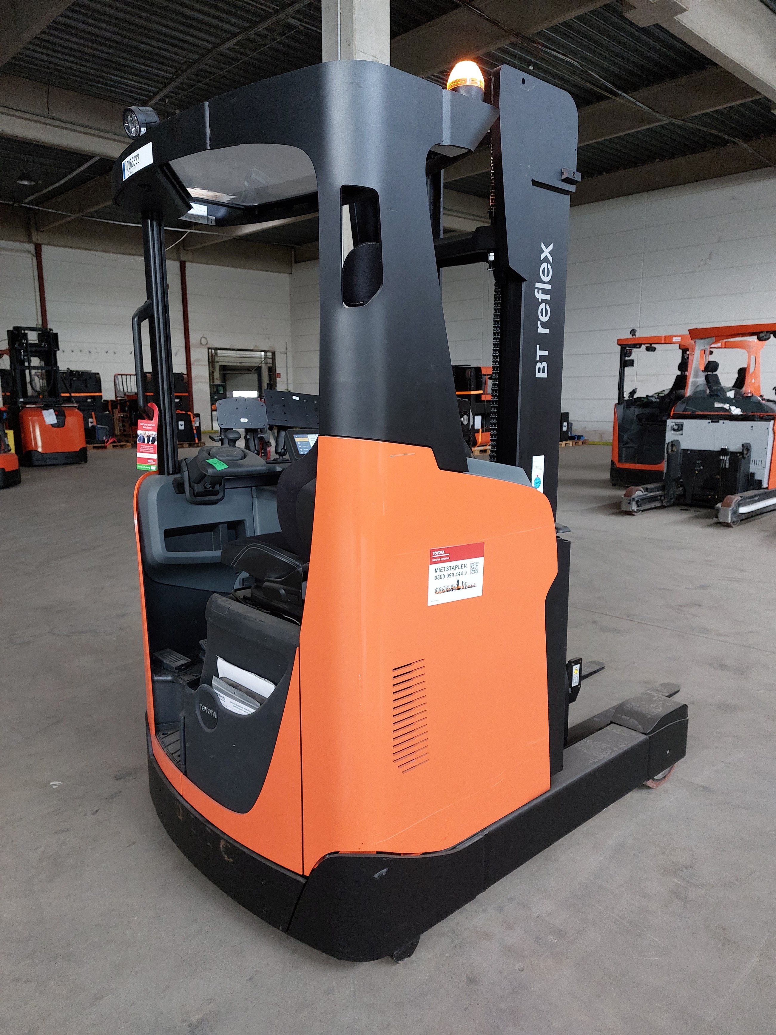 Schubmaststapler Toyota RRE160H (BJ: 2024)