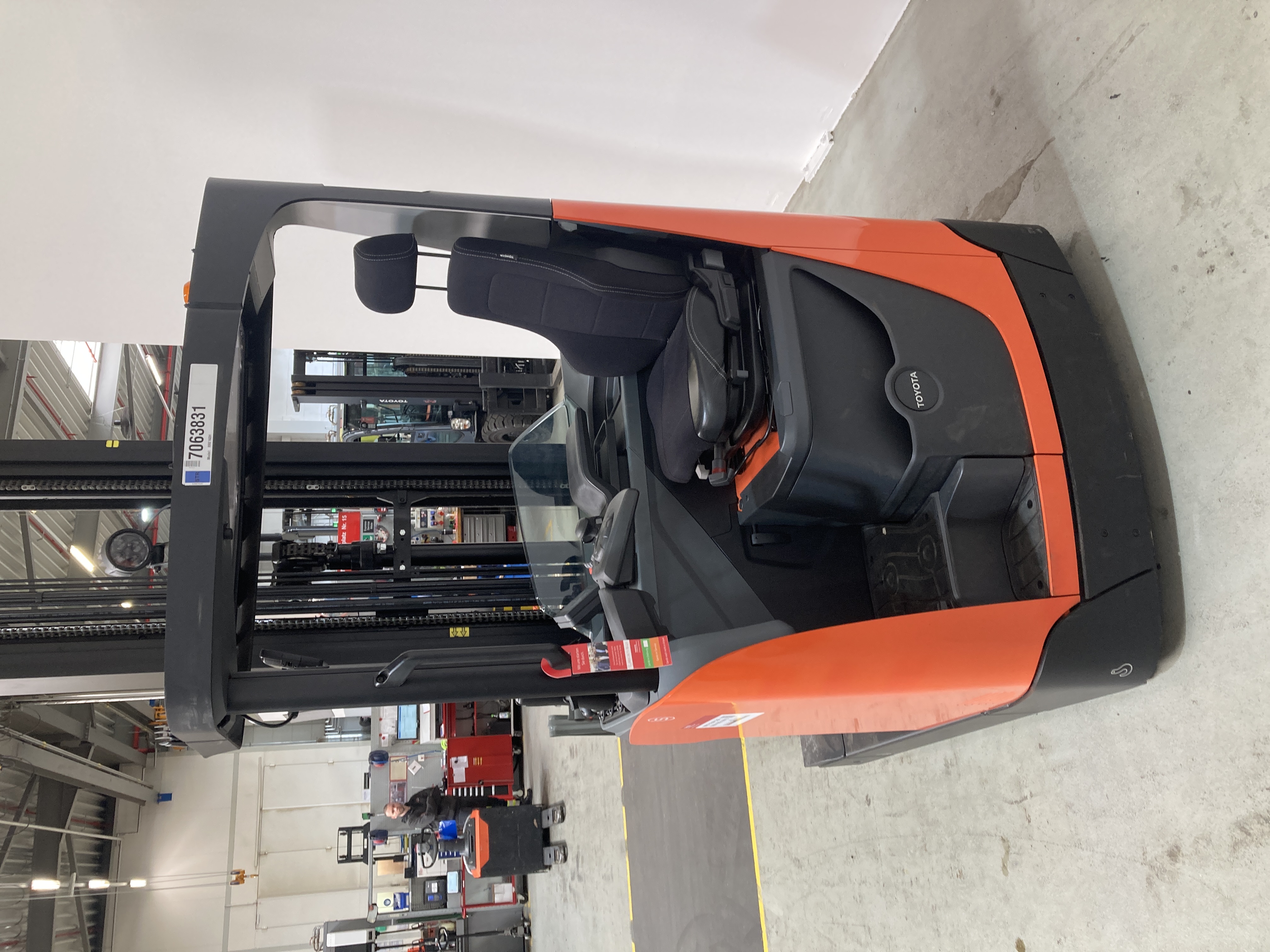 Schubmaststapler Toyota RRE160H (BJ: 2024)
