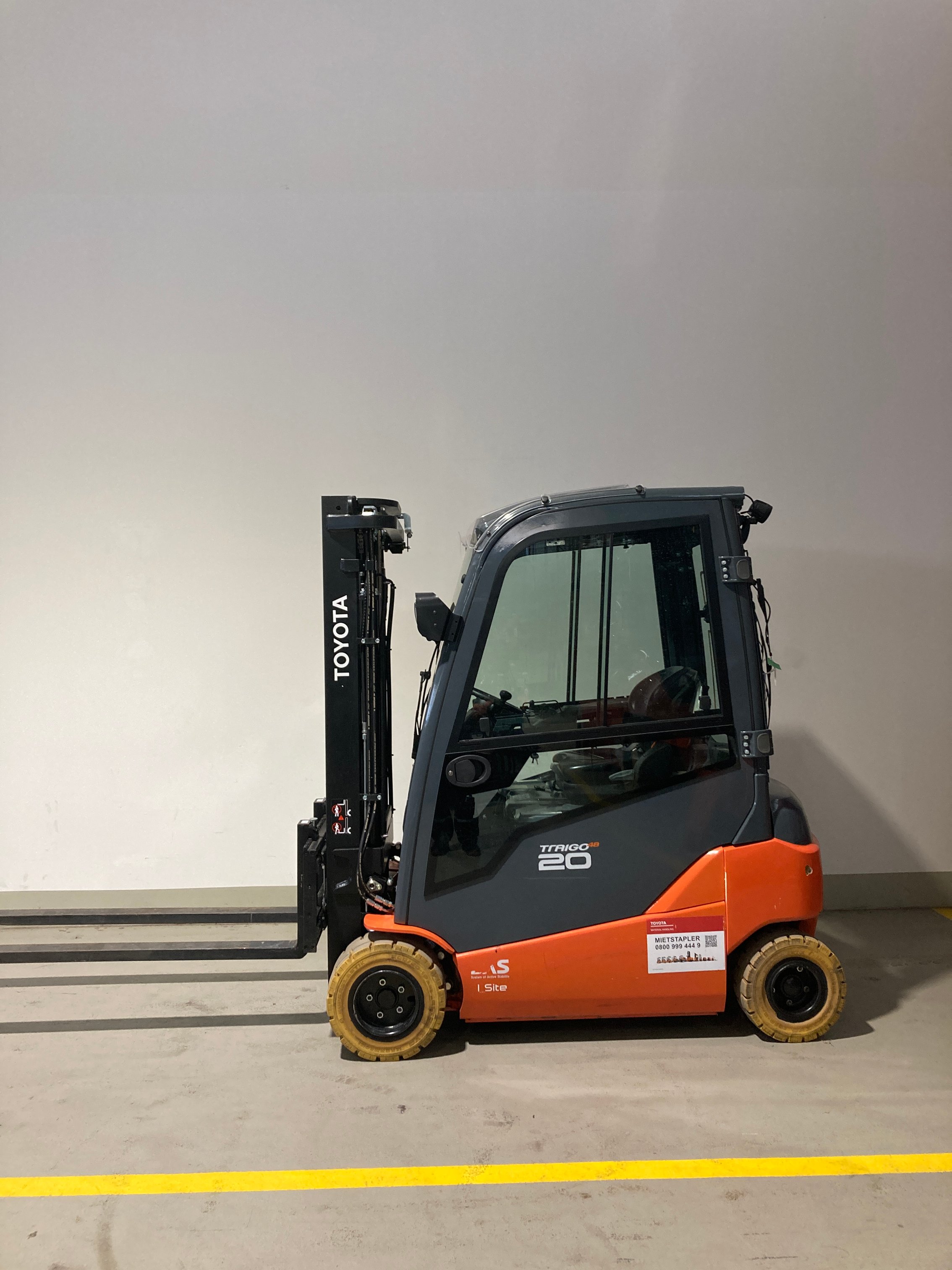 Elektro 4 Rad-Stapler Toyota 8FBM20T (BJ: 2024)