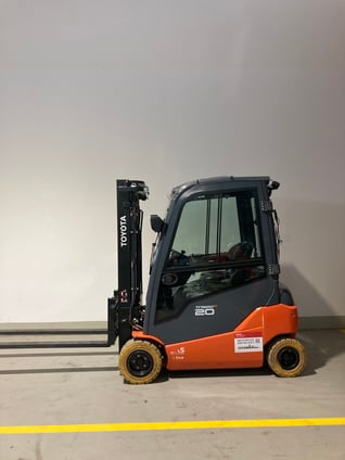 Elektro 4 Rad-Stapler Toyota 8FBM20T (BJ: 2024)