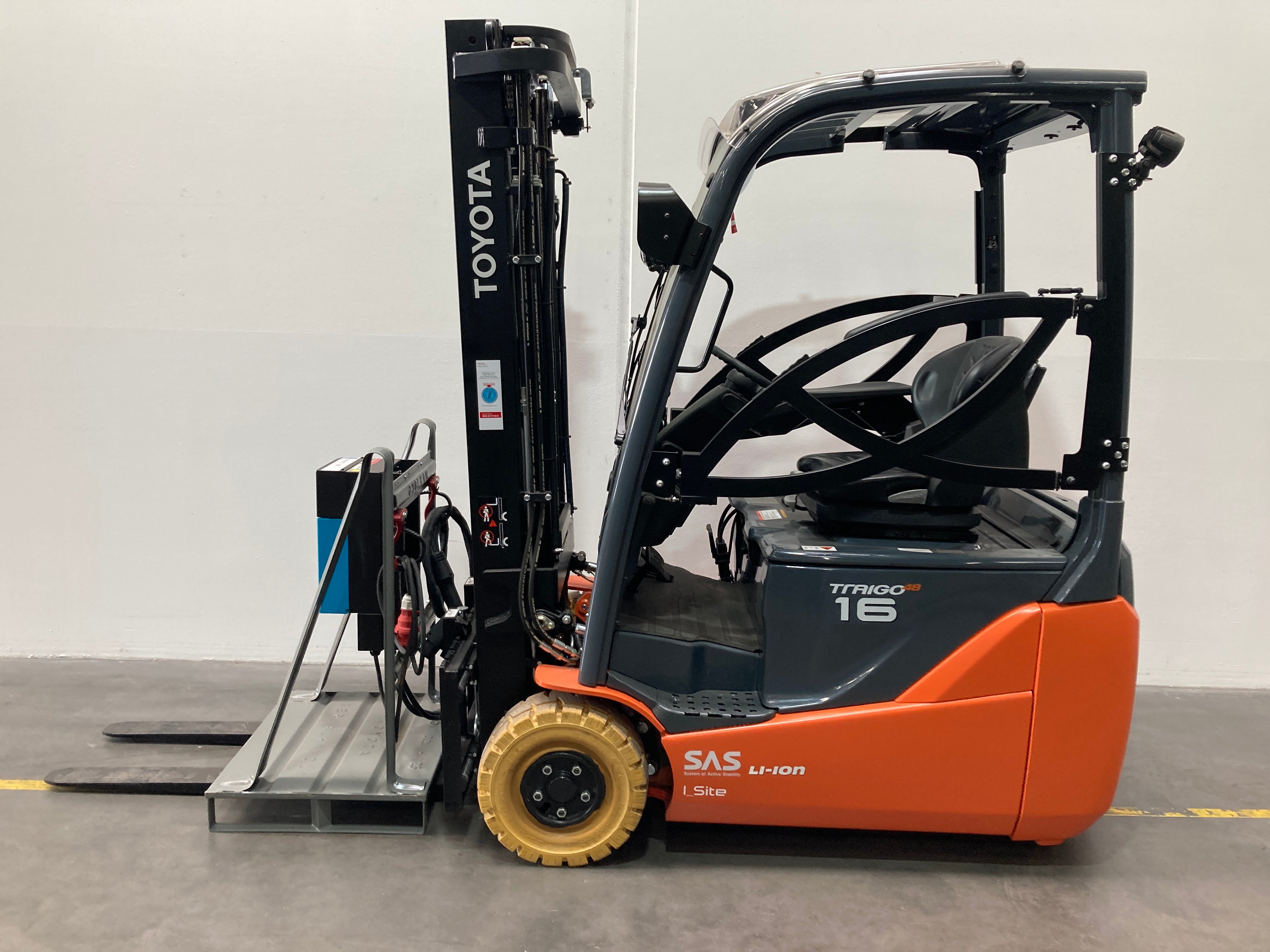 Elektro 3 Rad-Stapler Toyota 8FBEK16T (BJ: 2024)