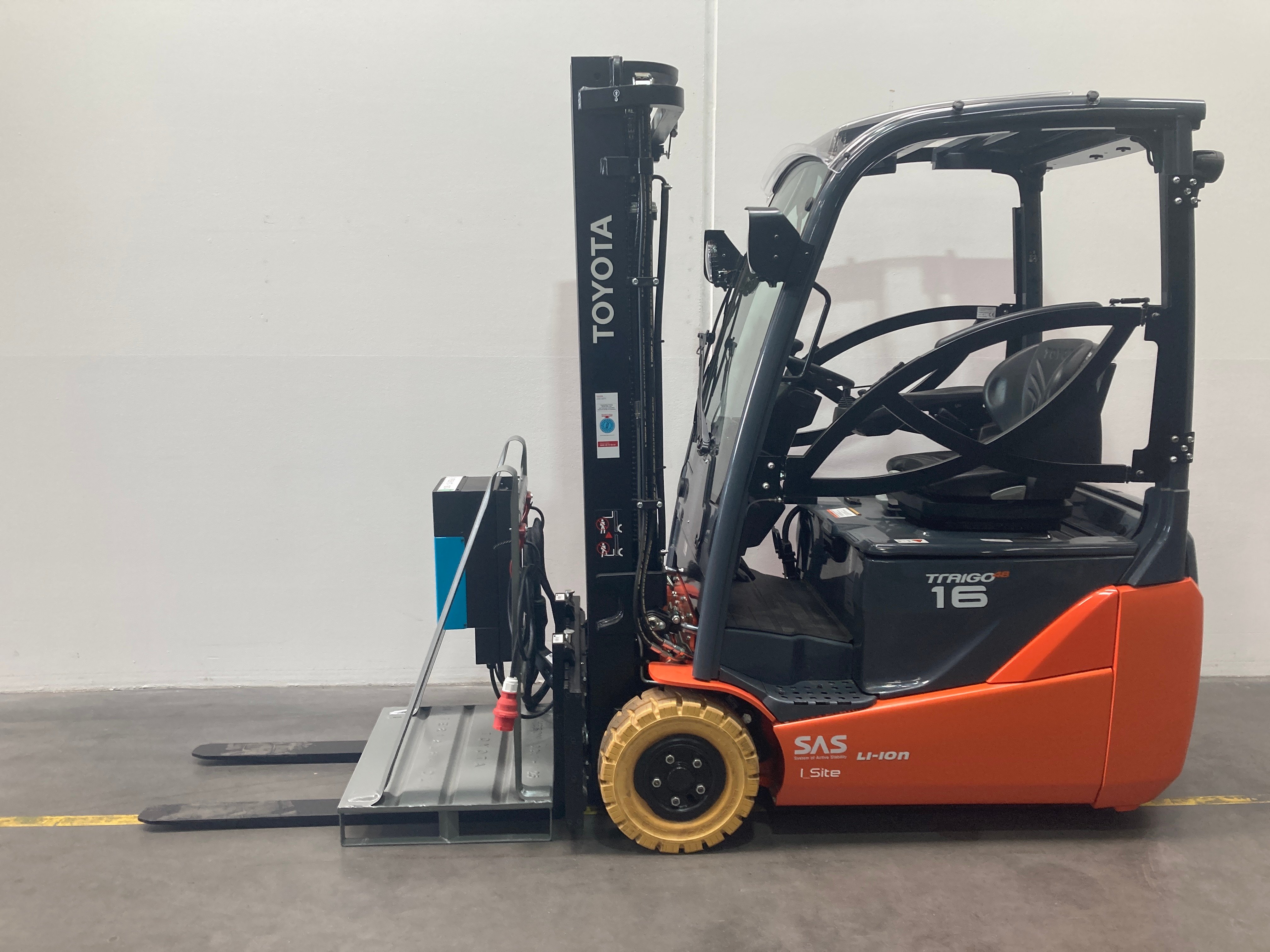 Elektro 3 Rad-Stapler Toyota 8FBEK16T (BJ: 2024)