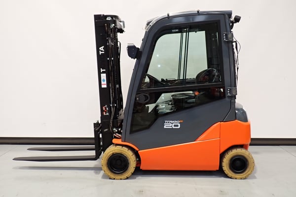 Elektro 4 Rad-Stapler Toyota 8FBM20T (BJ: 2024)