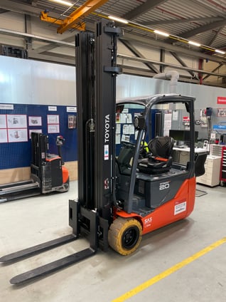 Elektro 3 Rad-Stapler Toyota 8FBE20T (BJ: 2024)