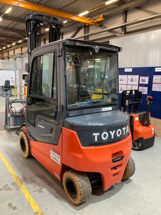 Elektro 4 Rad-Stapler Toyota 9FBM35T (BJ: 2024)