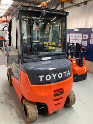 Elektro 4 Rad-Stapler Toyota 9FBM35T (BJ: 2024)