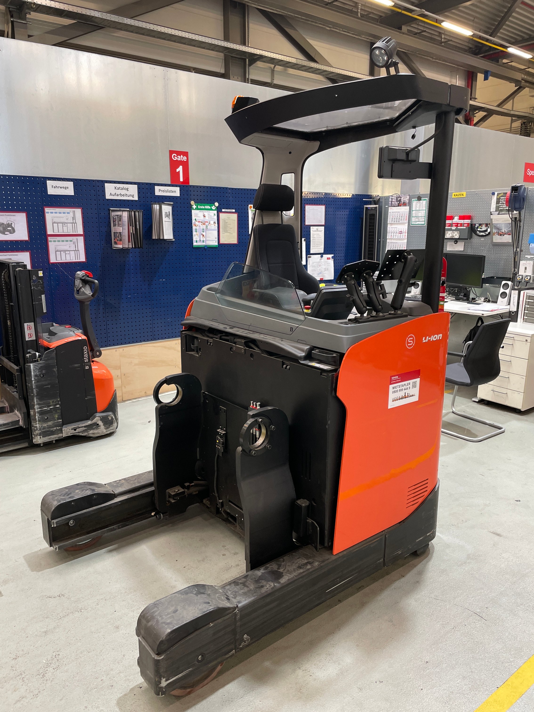 Schubmaststapler Toyota RRE140H (BJ: 2024)