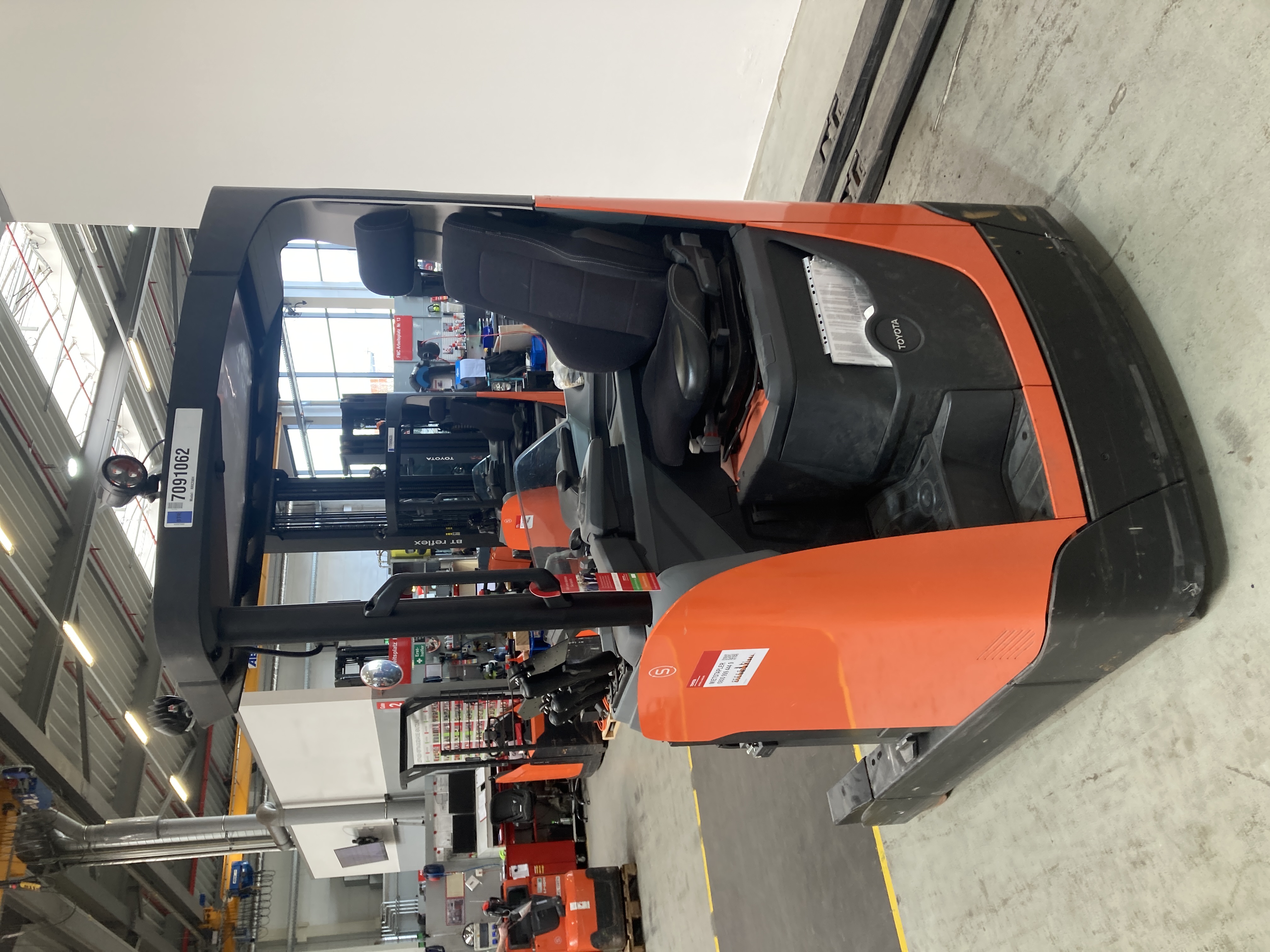 Schubmaststapler Toyota RRE200H (BJ: 2024)