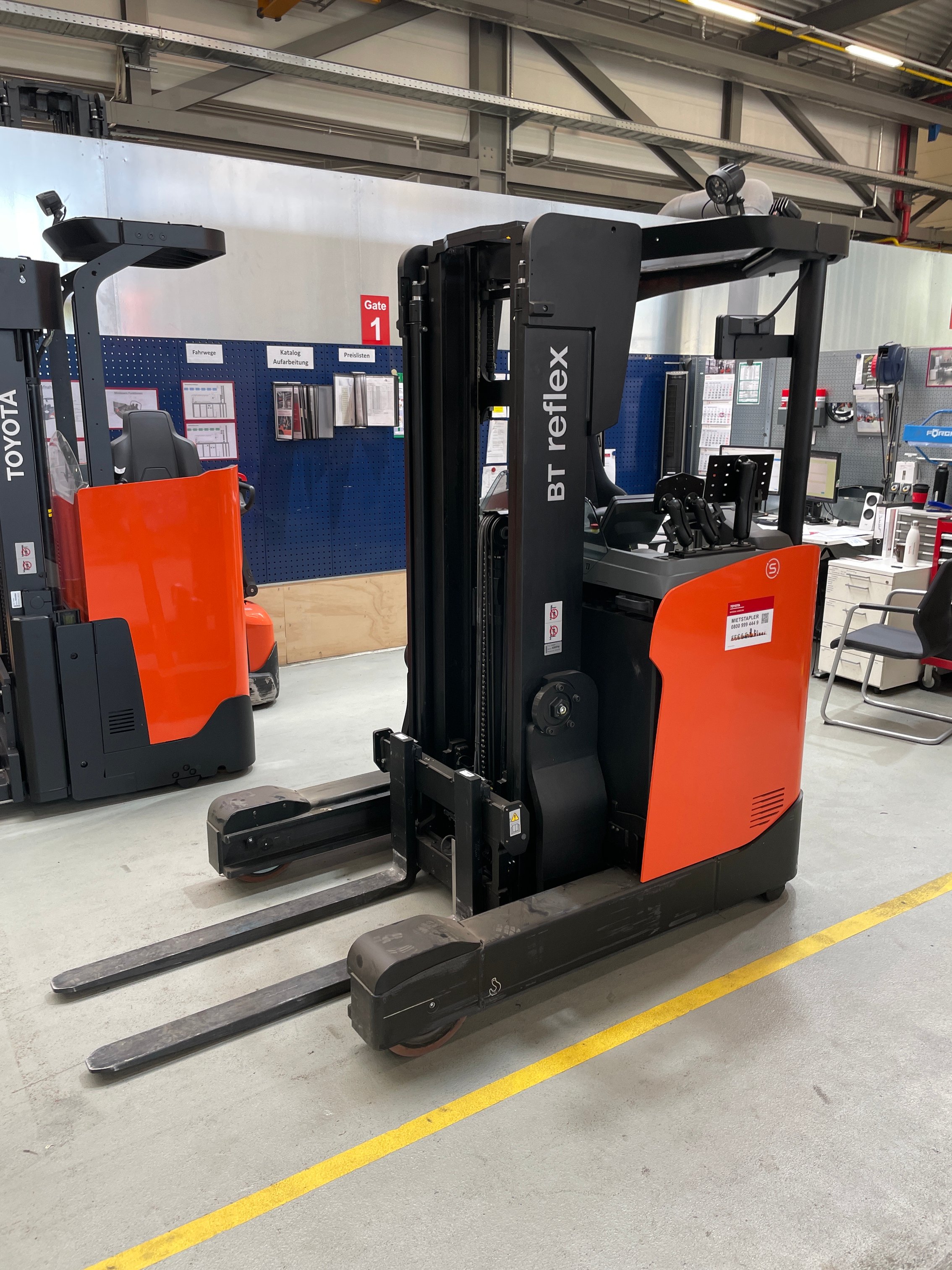 Schubmaststapler Toyota RRE160H (BJ: 2024)