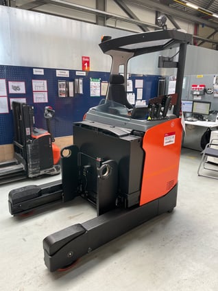 Schubmaststapler Toyota RRE250H (BJ: 2024)