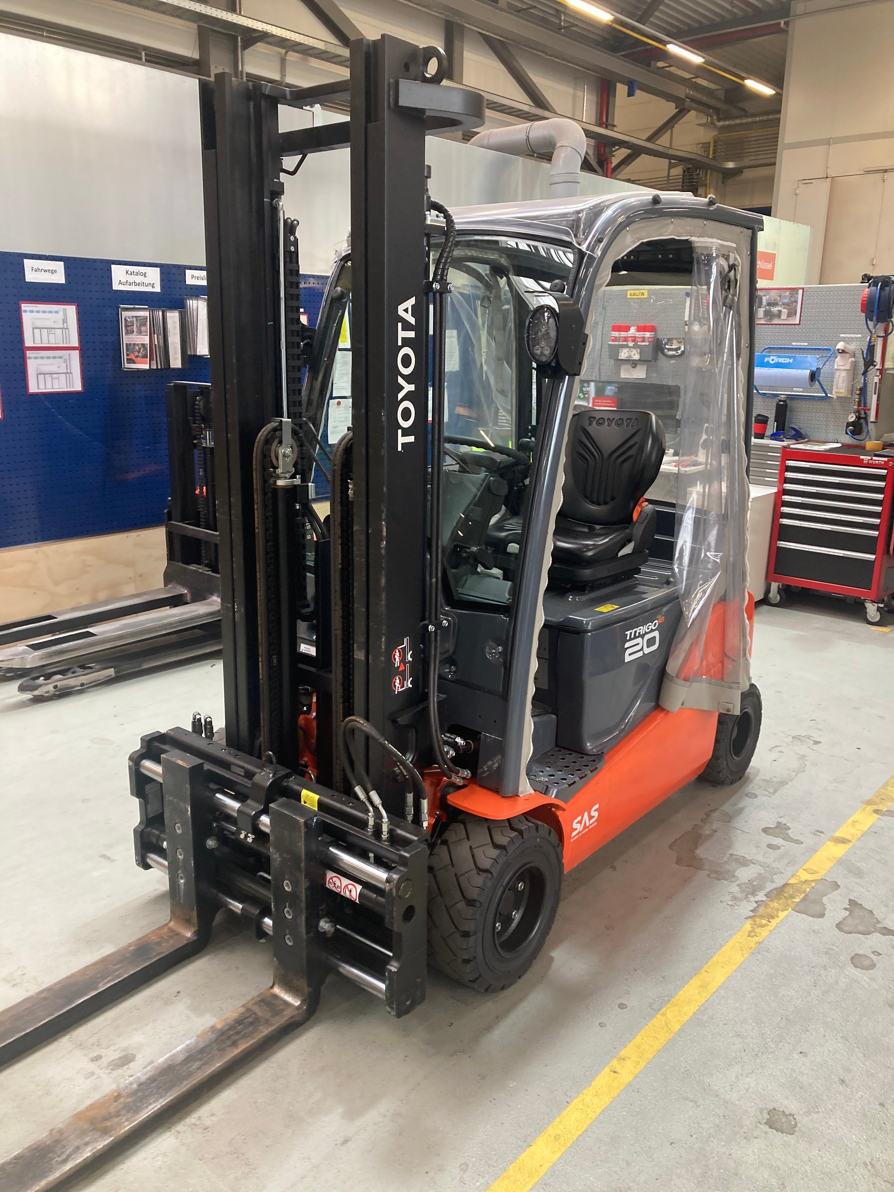 Elektro 4 Rad-Stapler Toyota 8FBM20T (BJ: 2024)