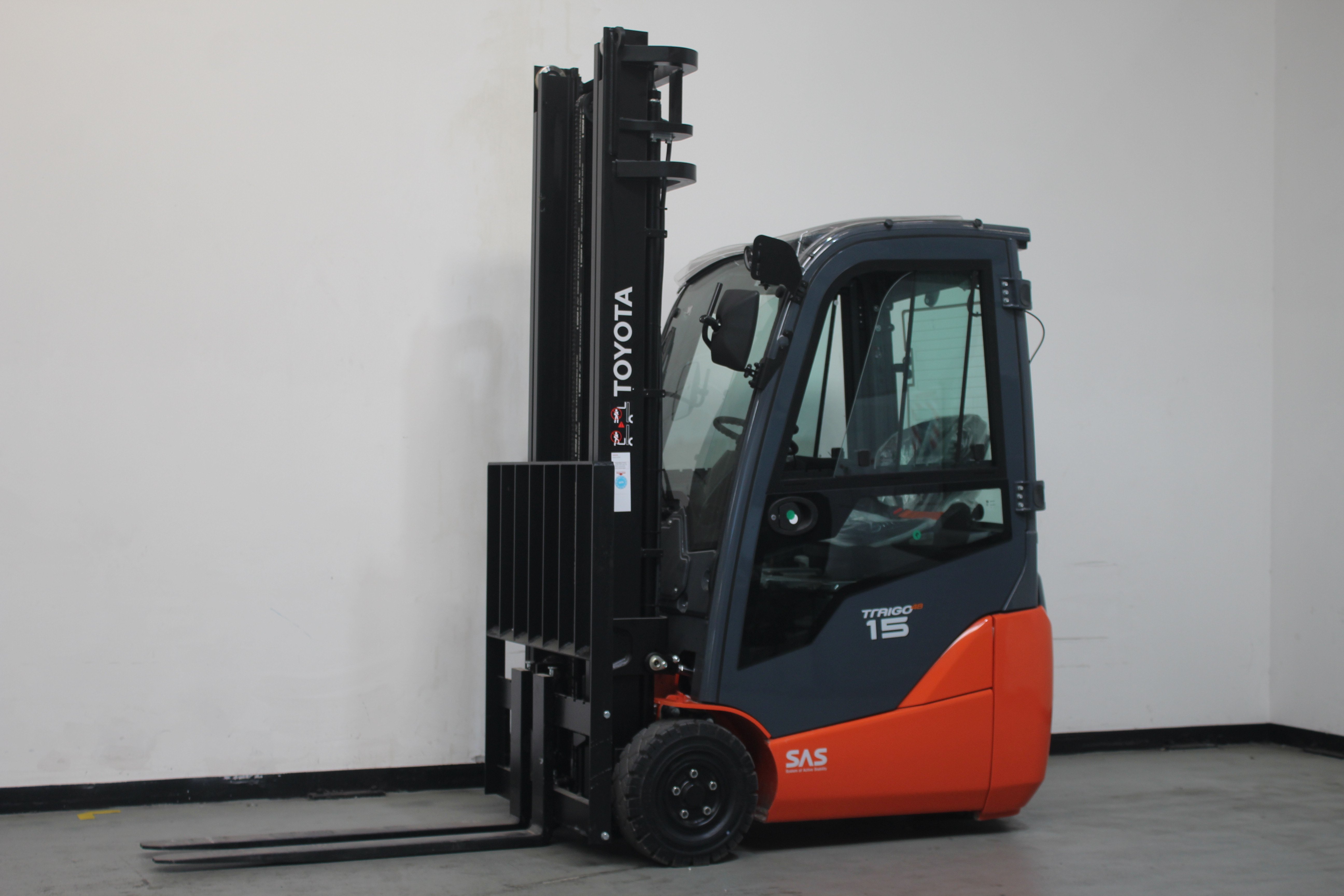 Elektro 3 Rad-Stapler Toyota 8FBE15T (BJ: 2025)