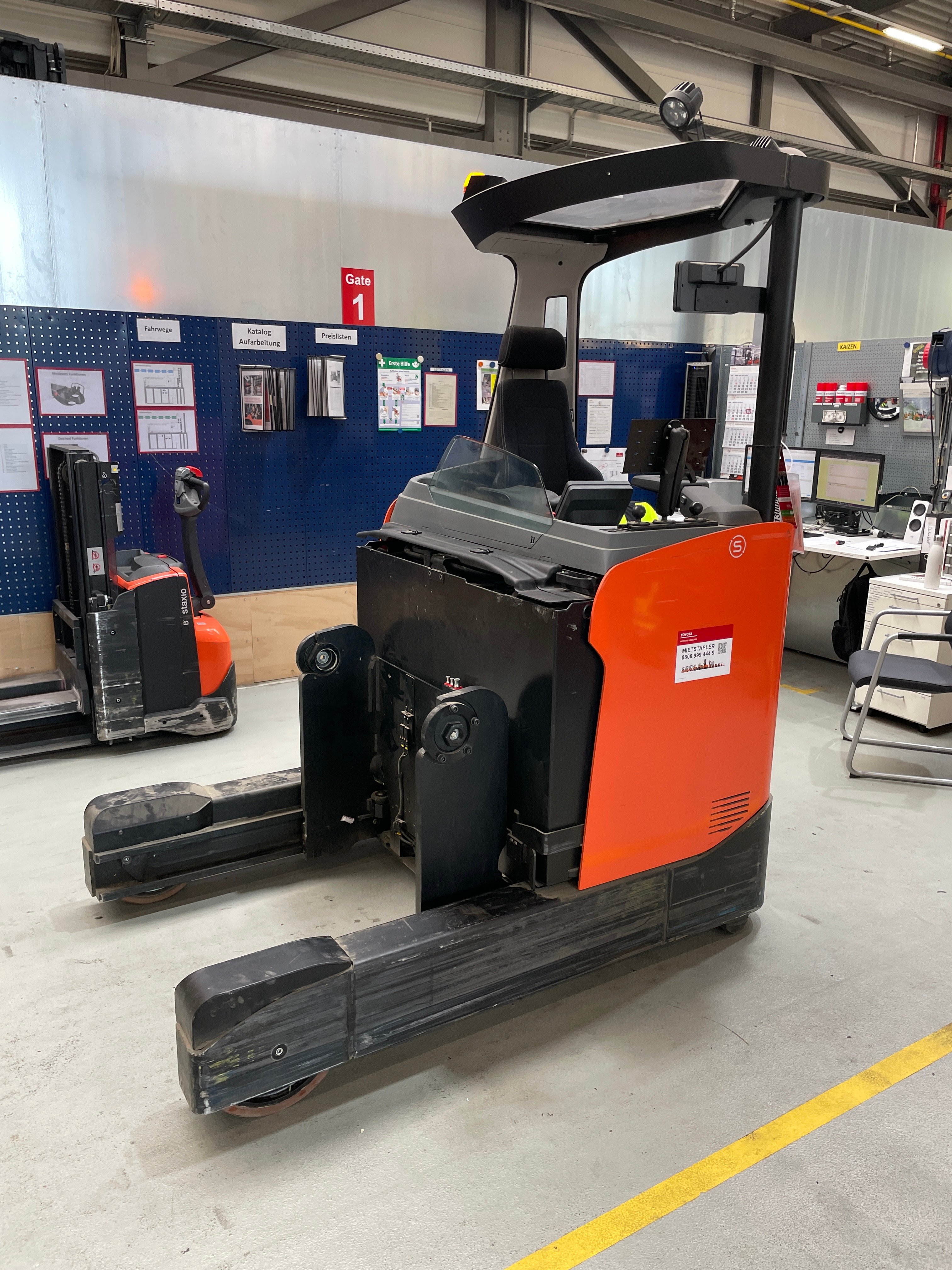Schubmaststapler Toyota RRE200H (BJ: 2025)