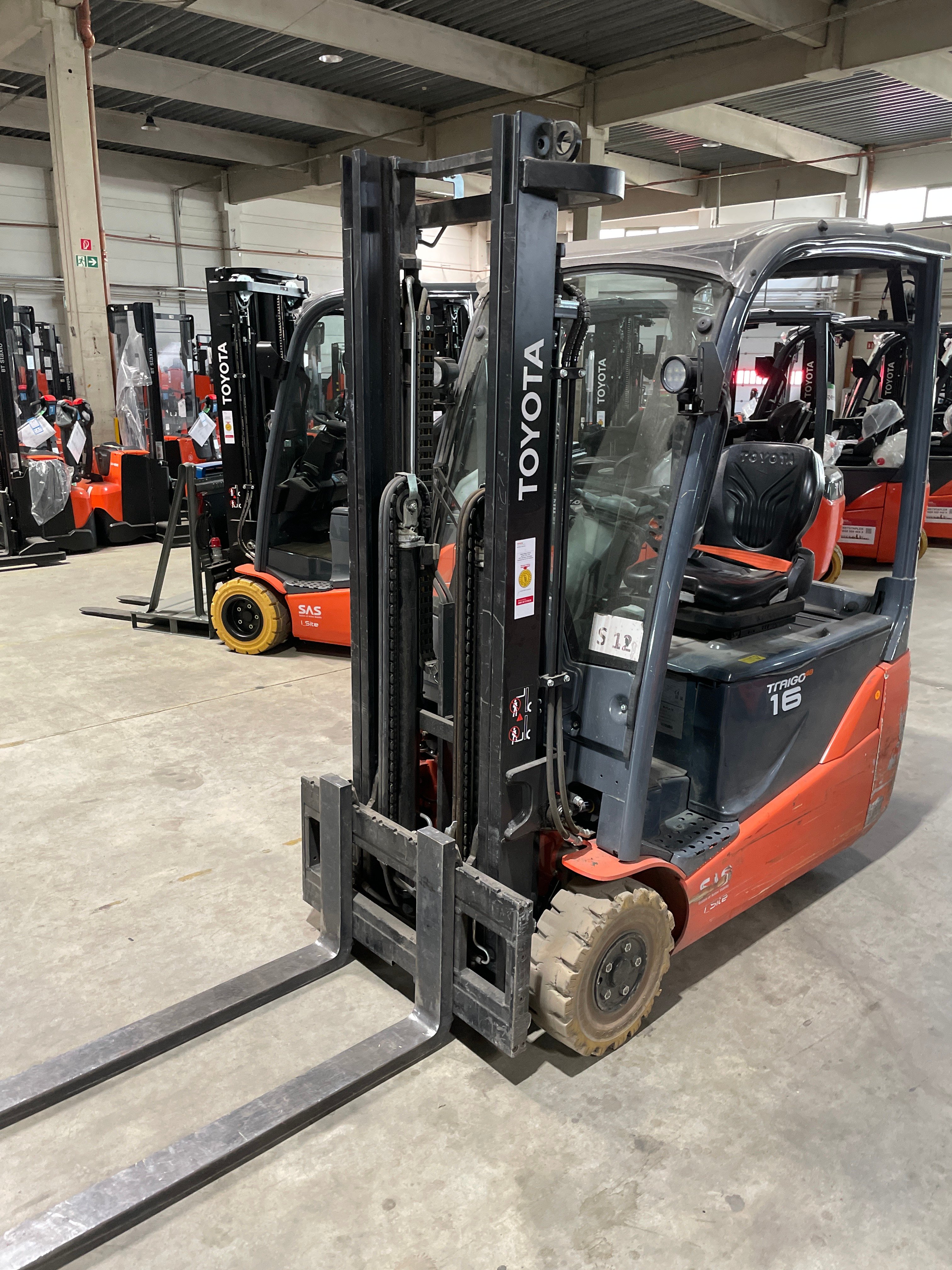 Elektro 3 Rad-Stapler Toyota 8FBE16T (BJ: 2025)