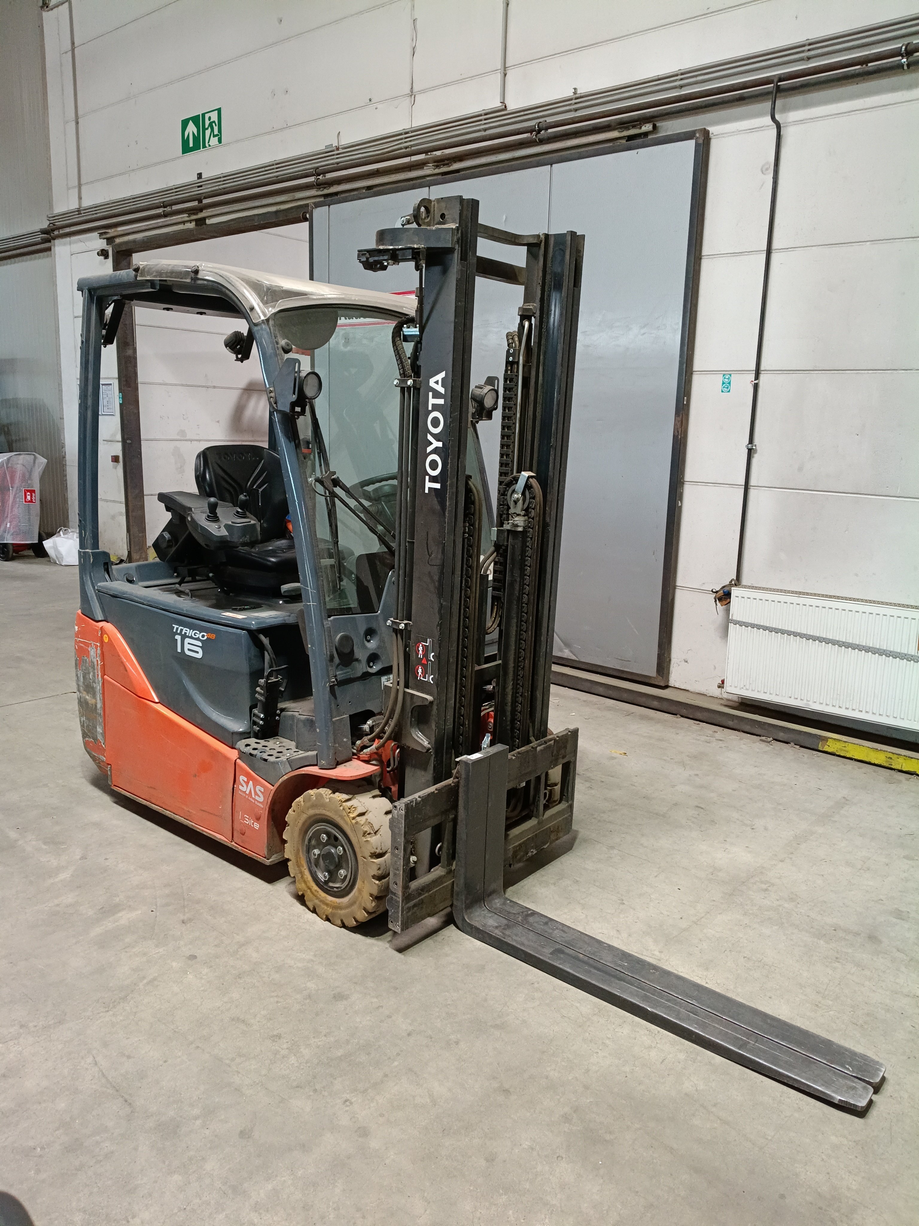 Elektro 3 Rad-Stapler Toyota 8FBE16T (BJ: 2025)