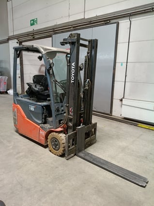 Elektro 3 Rad-Stapler Toyota 8FBE16T (BJ: 2025)