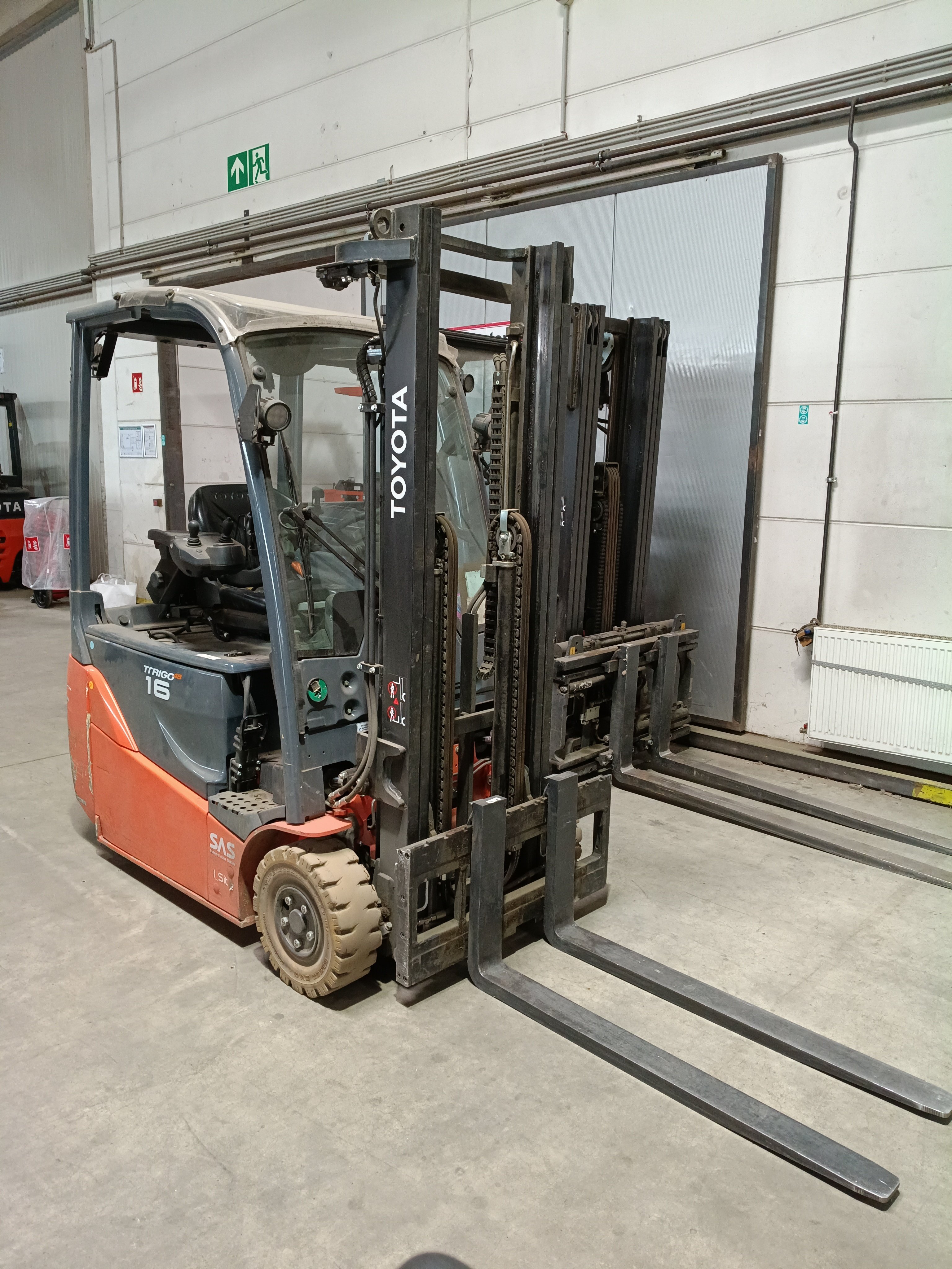 Elektro 3 Rad-Stapler Toyota 8FBE16T (BJ: 2025)