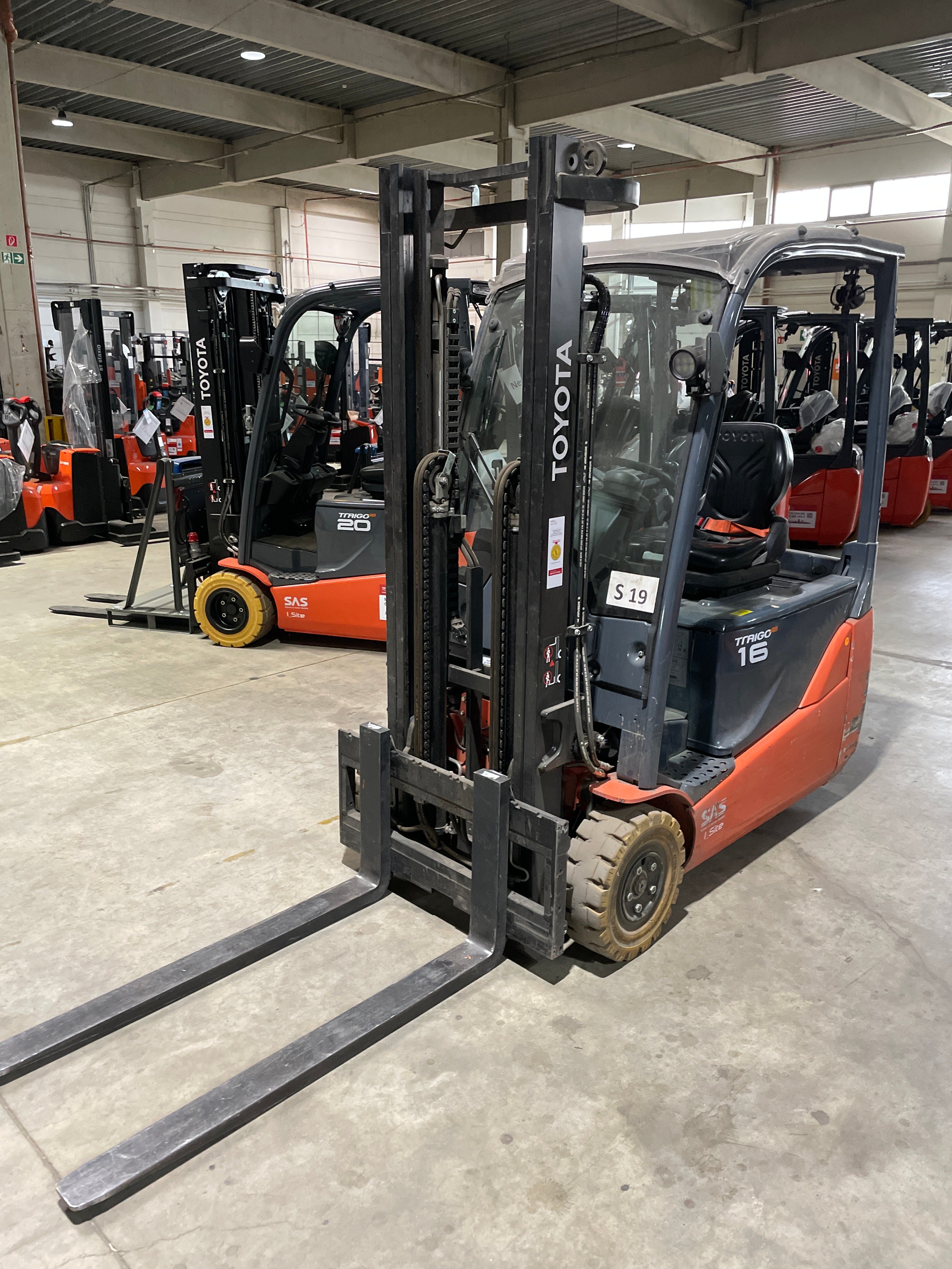Elektro 3 Rad-Stapler Toyota 8FBE16T (BJ: 2025)