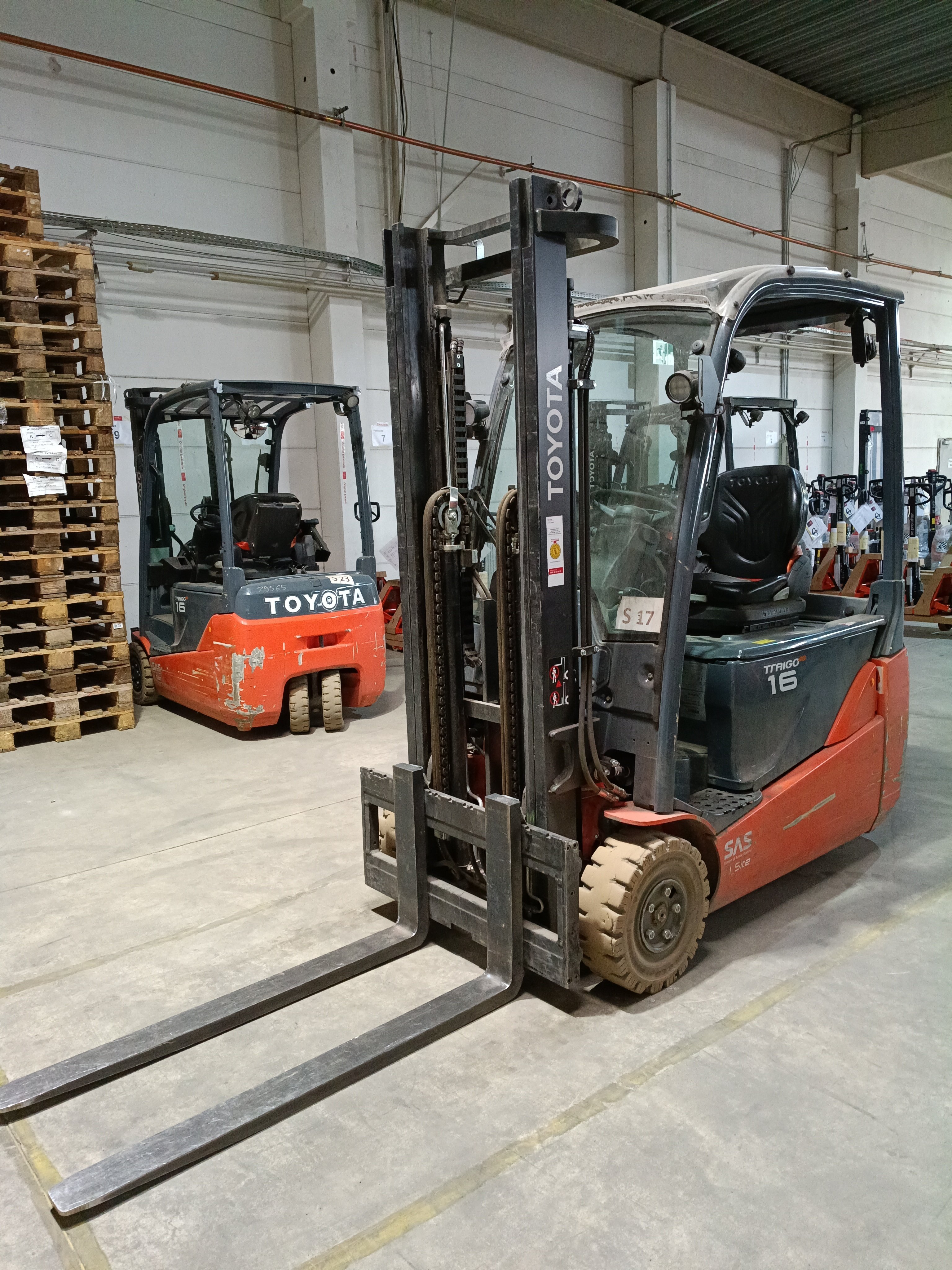 Elektro 3 Rad-Stapler Toyota 8FBE16T (BJ: 2025)