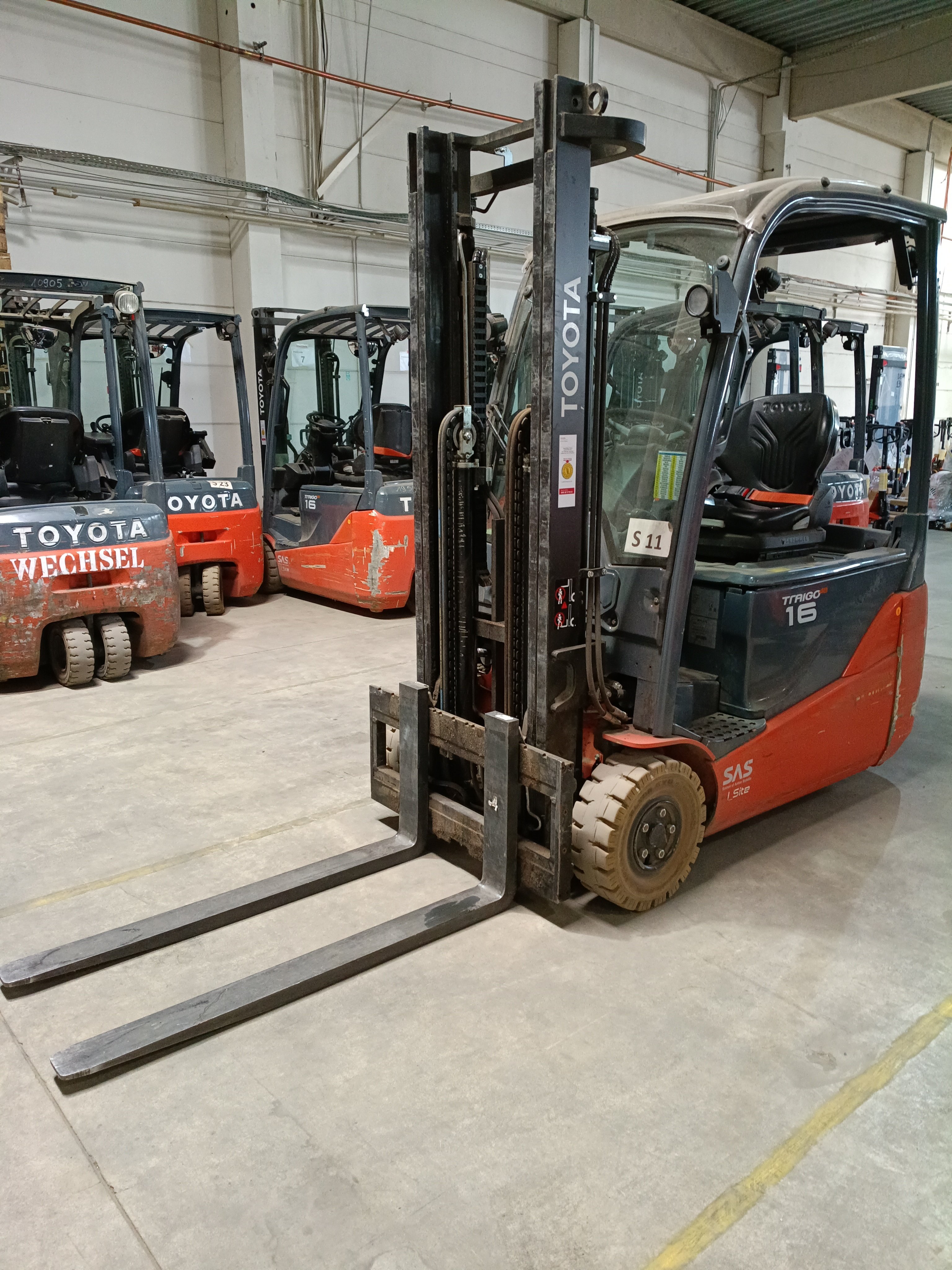 Elektro 3 Rad-Stapler Toyota 8FBE16T (BJ: 2025)