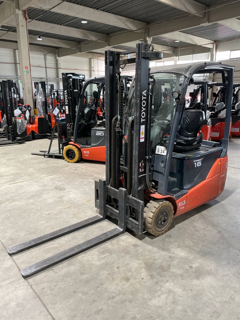 Elektro 3 Rad-Stapler Toyota 8FBE16T (BJ: 2025)