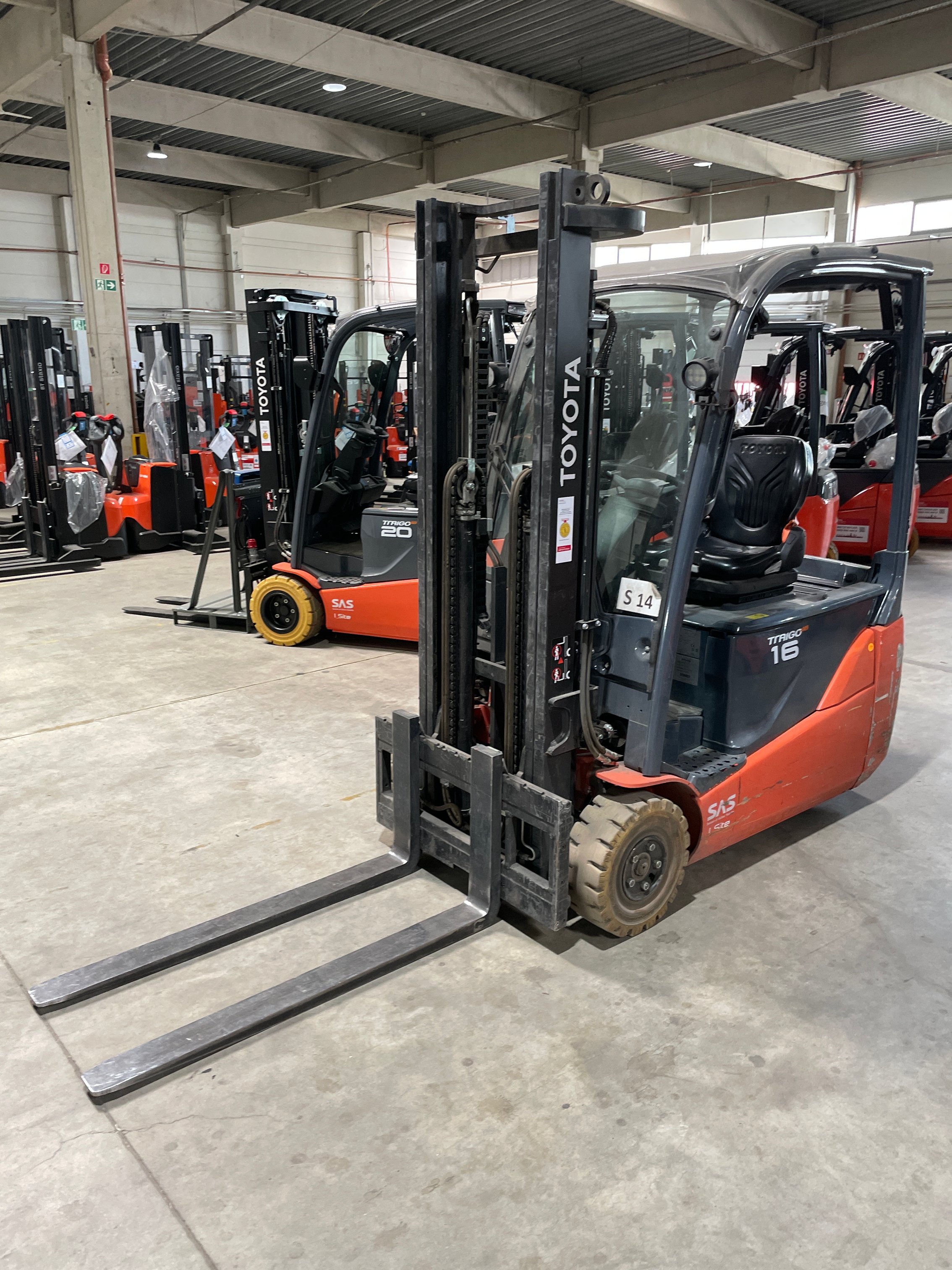 Elektro 3 Rad-Stapler Toyota 8FBE16T (BJ: 2025)