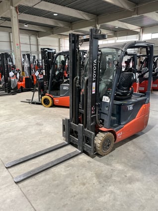 Elektro 3 Rad-Stapler Toyota 8FBE16T (BJ: 2025)