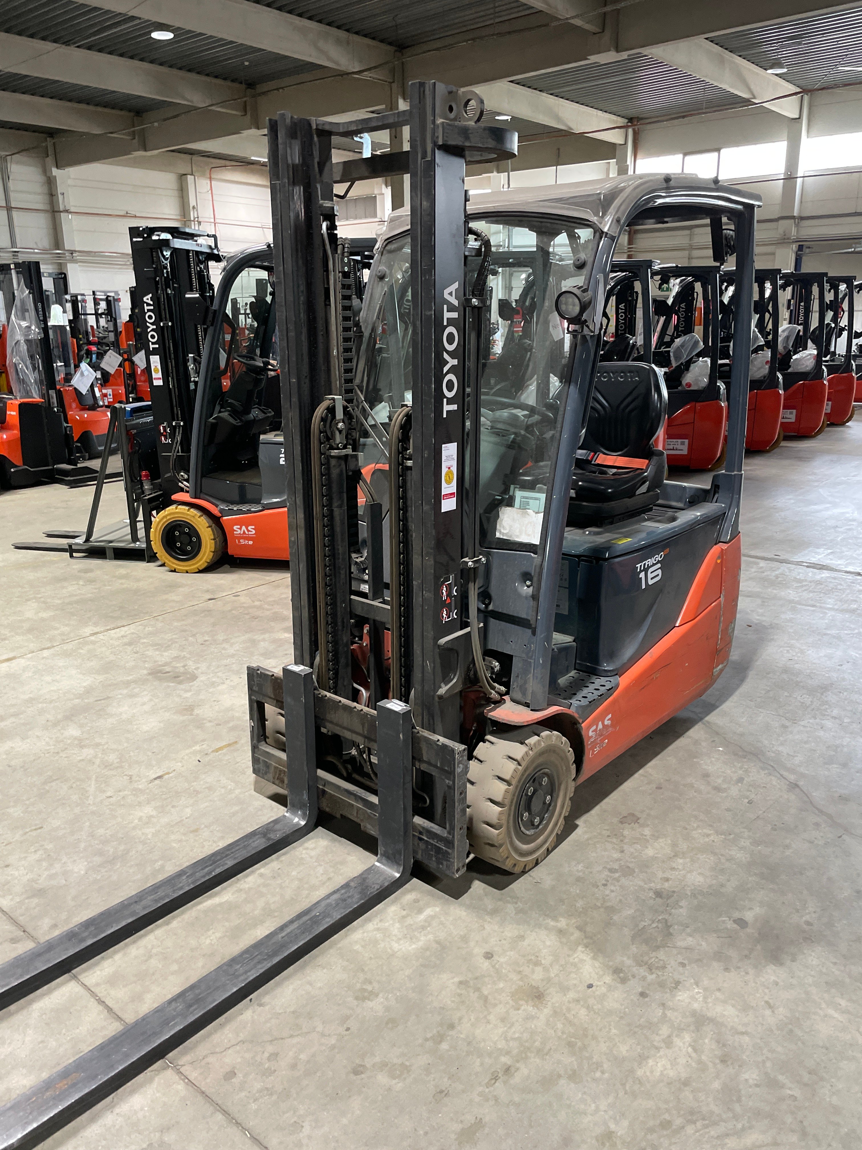 Elektro 3 Rad-Stapler Toyota 8FBE16T (BJ: 2025)