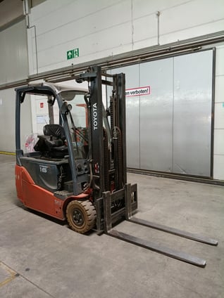 Elektro 3 Rad-Stapler Toyota 8FBE16T (BJ: 2025)