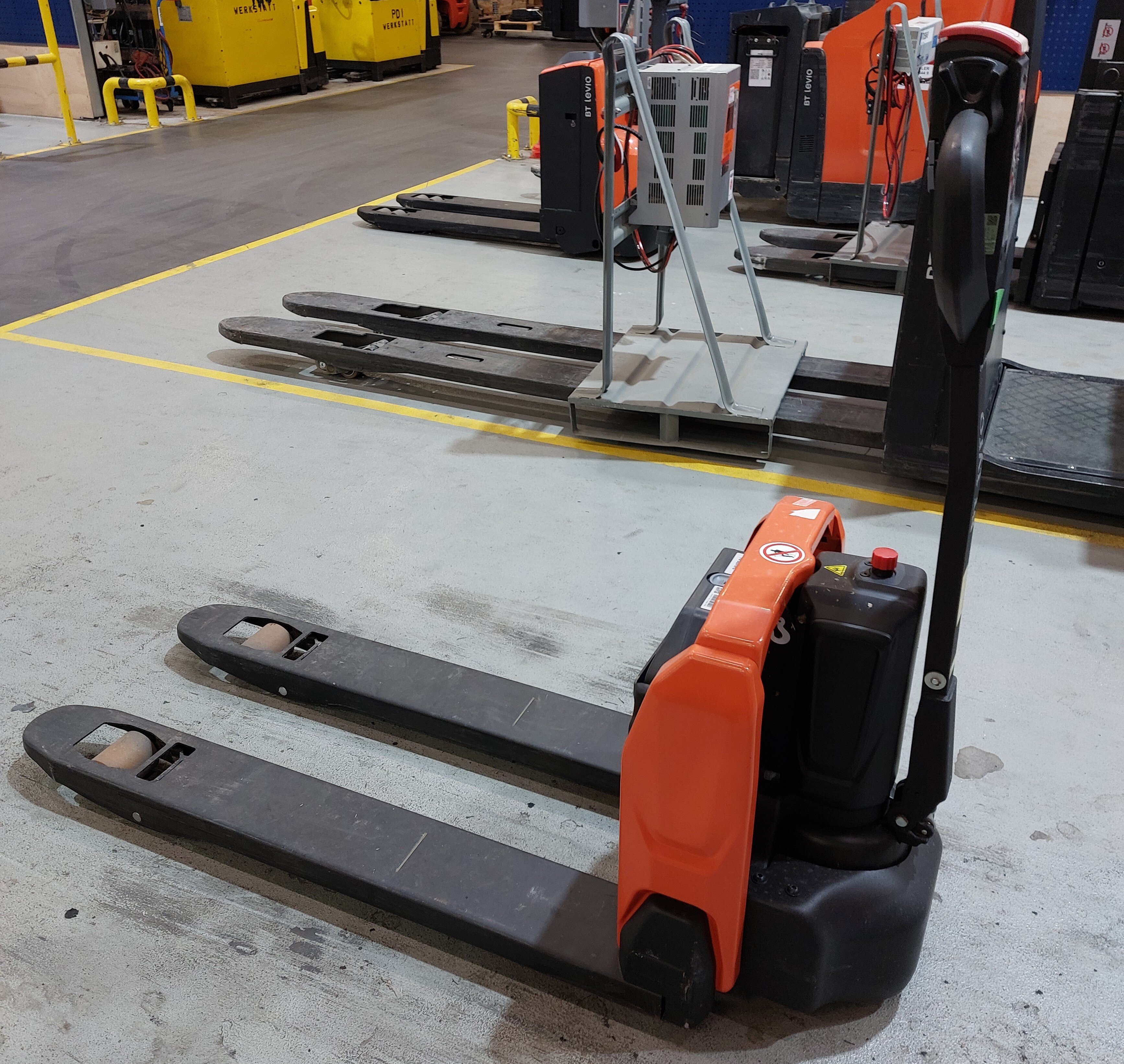 Elektrischer Niederhubwagen Toyota LHE130B (BJ: 2025)