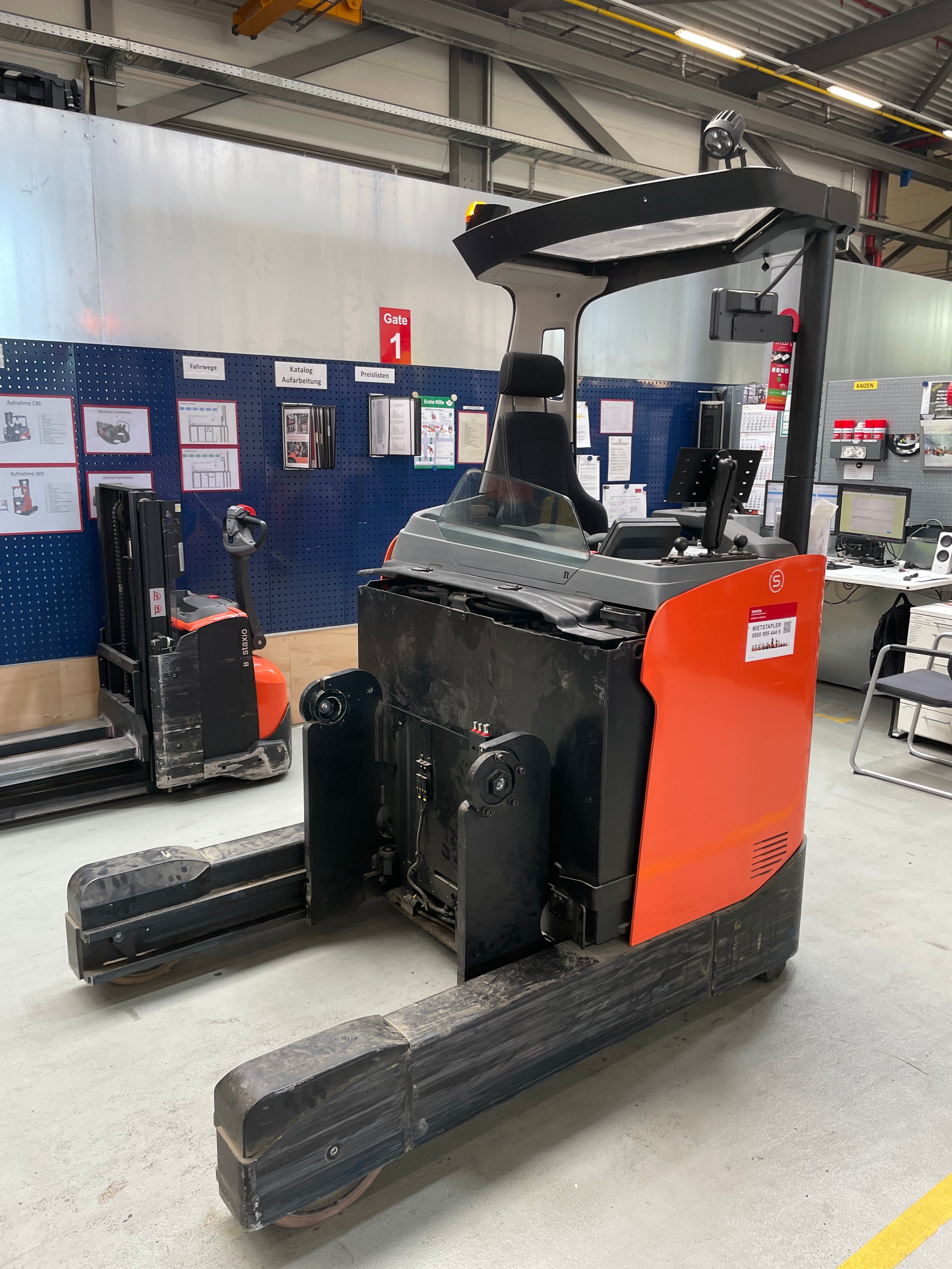 Schubmaststapler Toyota RRE200H (BJ: 2025)
