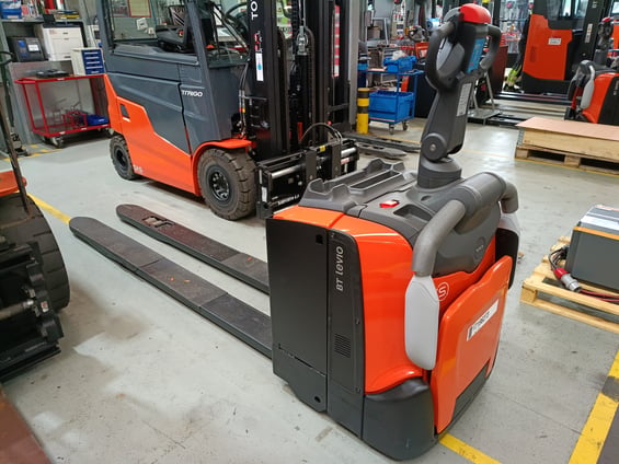 Elektrischer Niederhubwagen Toyota LPE250 (BJ: 2025)