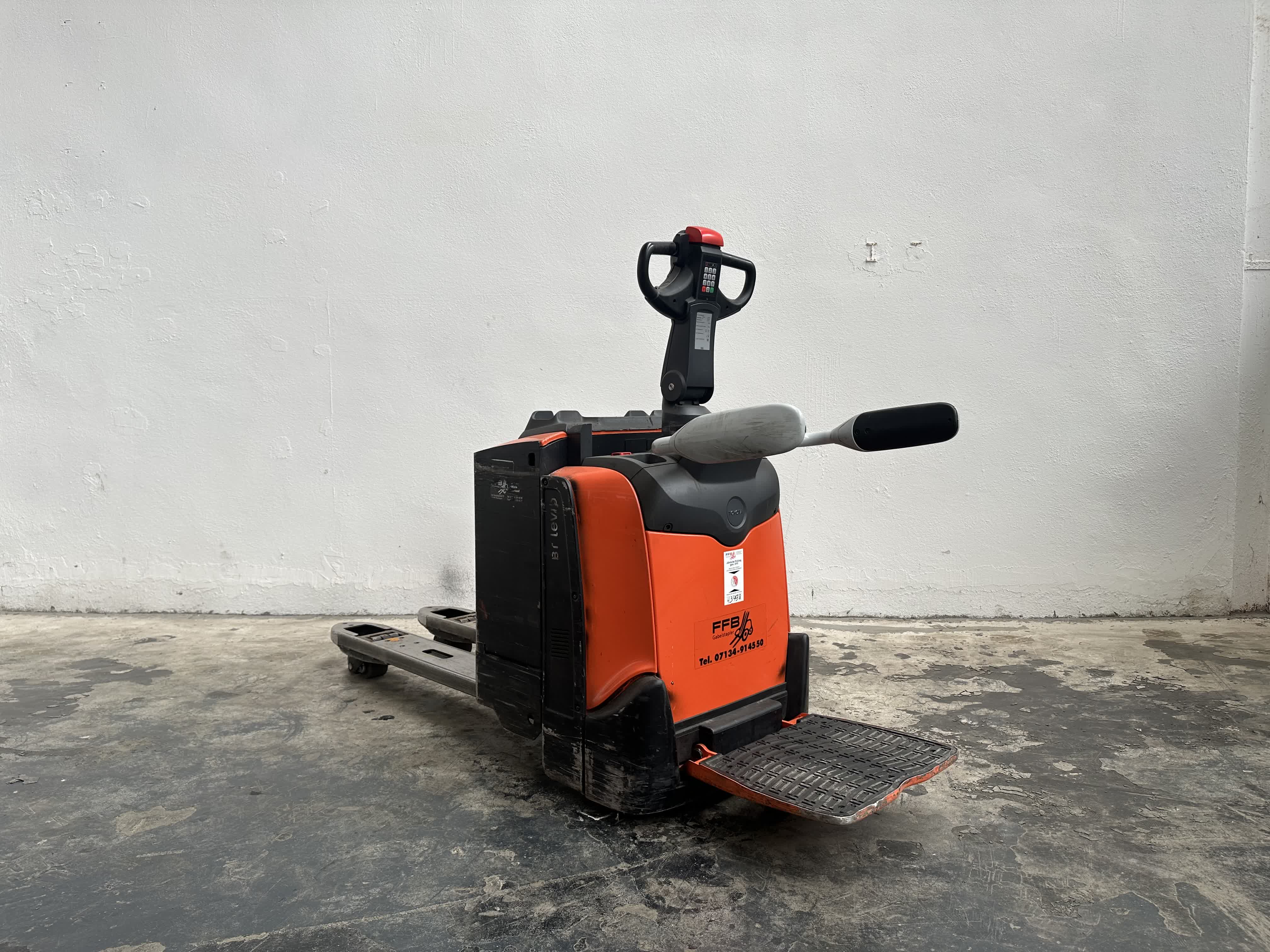 Elektrischer Niederhubwagen Toyota LPE200 (BJ: 2021)