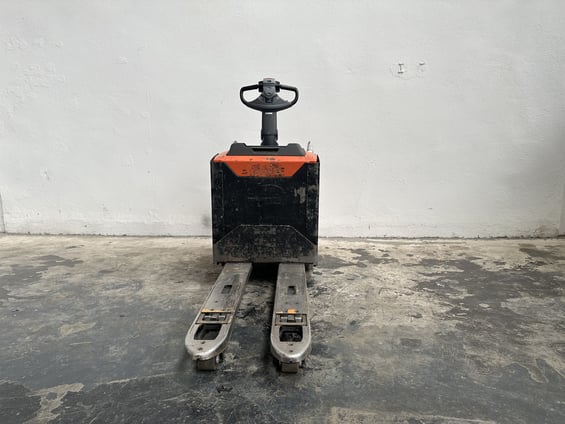 Elektrischer Niederhubwagen Toyota LPE200 (BJ: 2021)