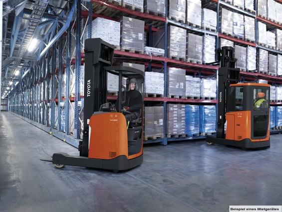 Schubmaststapler Schubmaststapler mieten bis 2,5t (BJ: 2024)