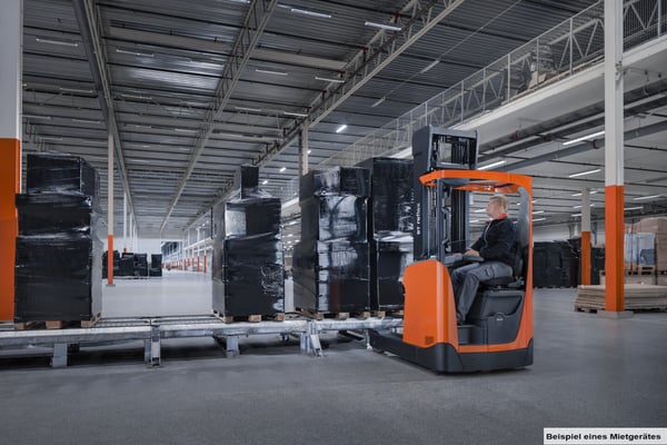Schubmaststapler Schubmaststapler mieten bis 2,5t (BJ: 2024)
